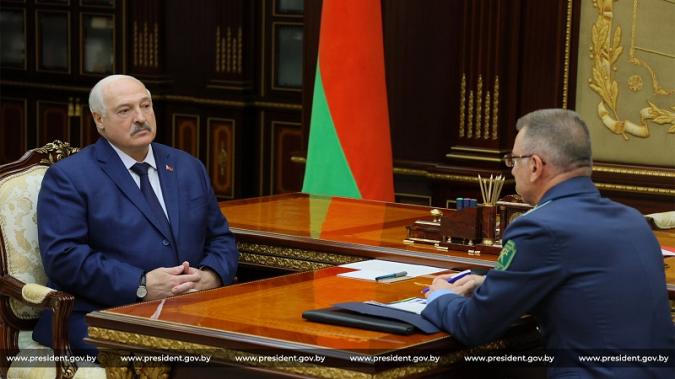 Президент Беларуси Александр Лукашенко 21 сентября принял с докладом Председателя Государственного таможенного комитета Владимира Орловского