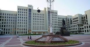 Расширен перечень видов деятельности, при осуществлении которых организации вправе заключать договоры добровольного страхования жизни в пользу своих работников в качестве дополнительных социальных гарантий